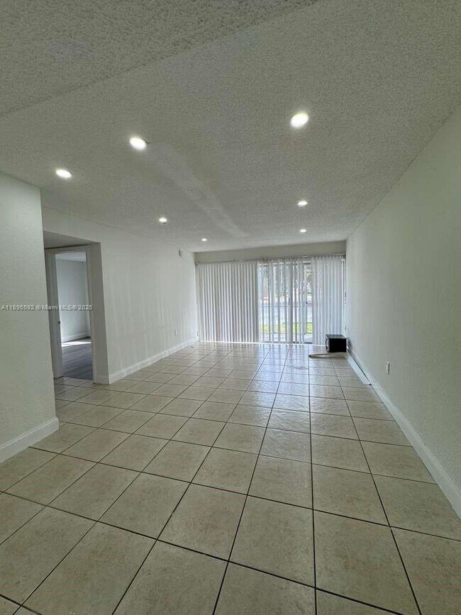 Building Photo - 4235 N University Dr