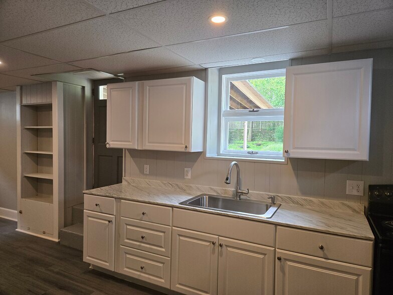 Building Photo - 47 Volturno St