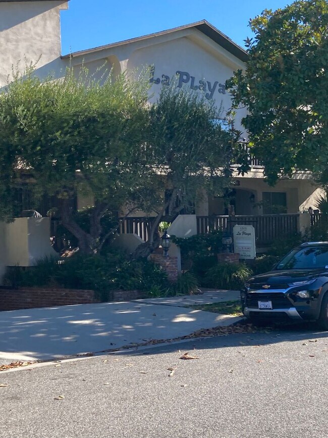 Building Photo - 1313 9th St