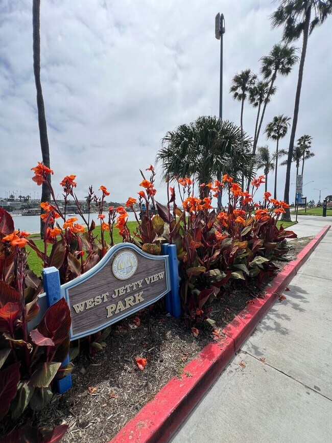 Building Photo - Beachside Living on Balboa Peninsula - Com...
