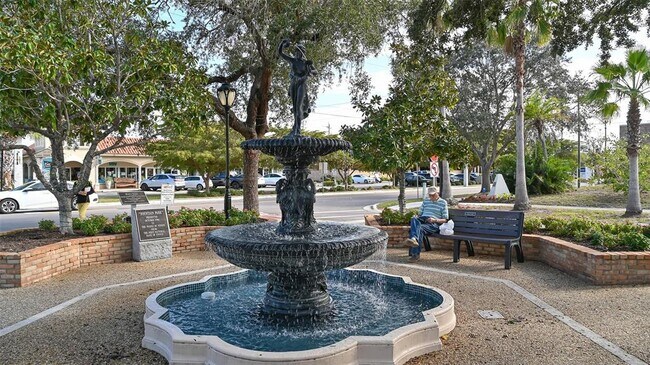 Building Photo - 817 Harbor Dr S