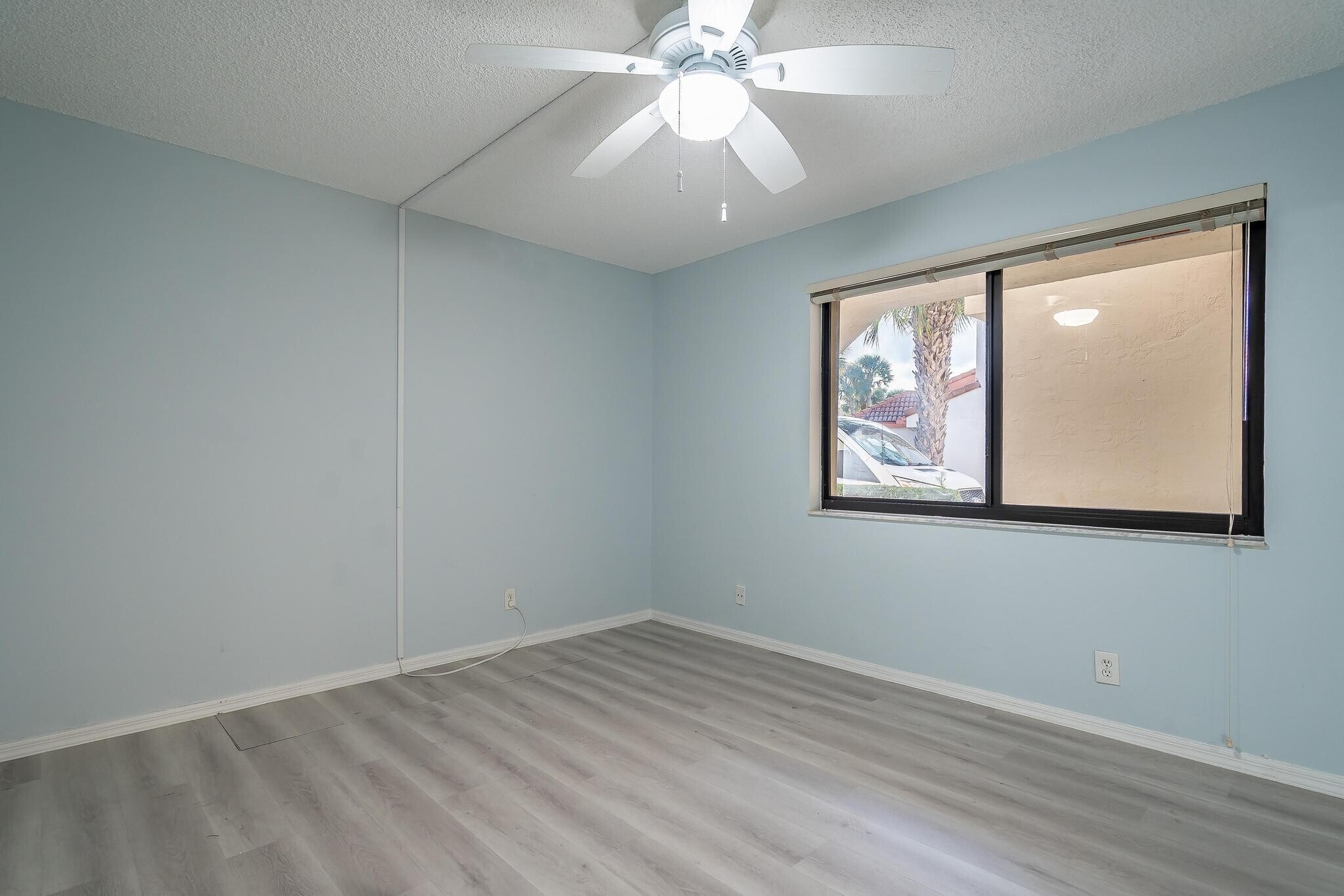 Building Photo - 3351 Emerald Oaks Dr