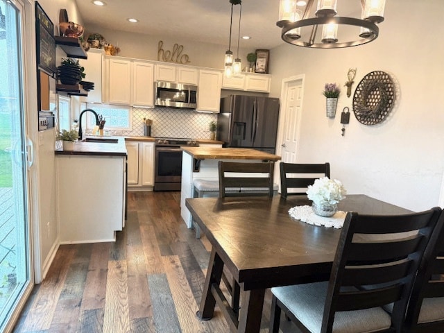 Dining Room to Kitchen - 2604 Northwood Cir