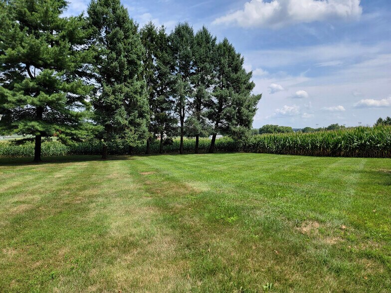 Building Photo - 609 W Orange St