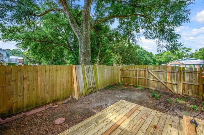 Building Photo - 152 Scottwood Dr SE