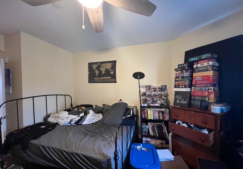 Building Photo - 118 Holland St