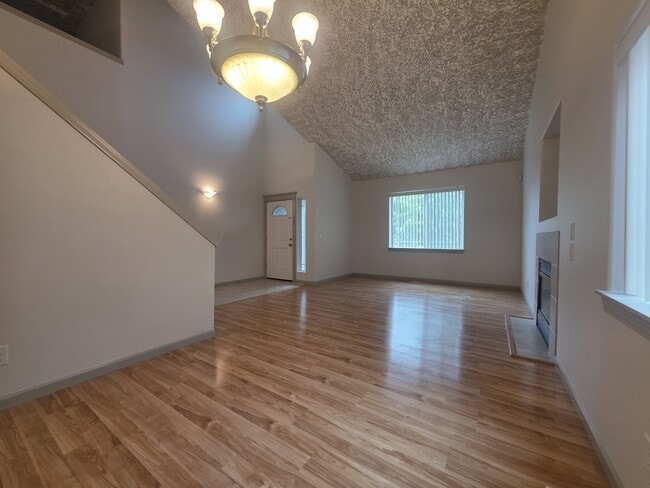 Building Photo - 4373 Hearth St NE