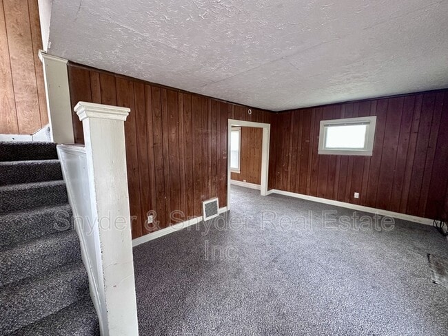 Building Photo - 208 Denver St