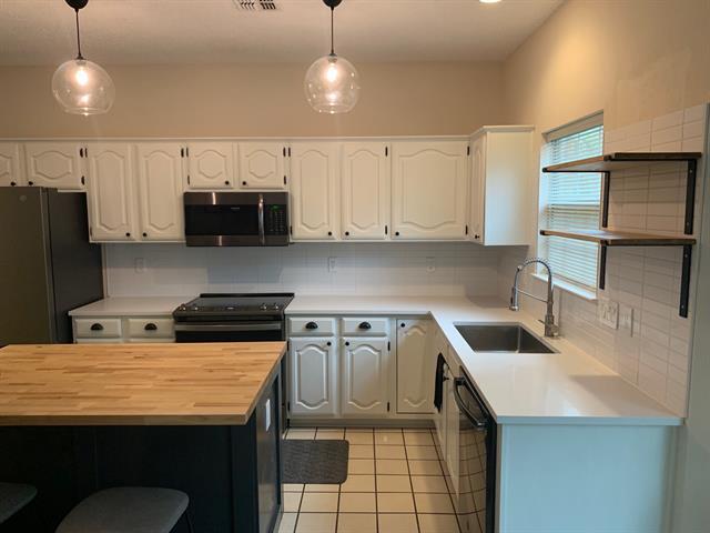 Building Photo - 2217 Heatherton Pl