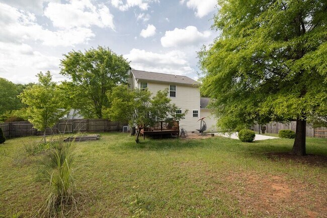 Building Photo - 125 Whispering Springs