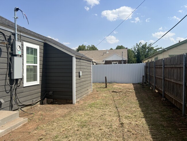 Building Photo - 2708 Avenue V
