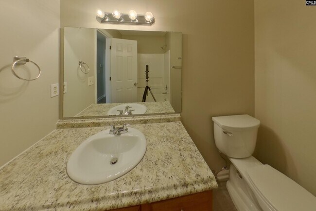 Building Photo - 424 Forest Grove Cir
