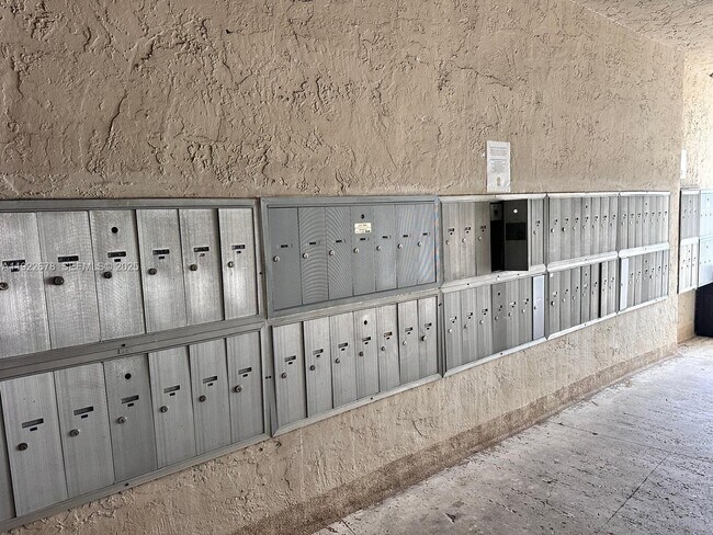 Building Photo - 10900 SW 104th St