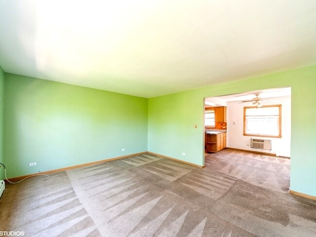 Building Photo - 4752 N Menard Ave