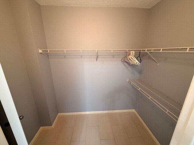 Building Photo - 630 S Sapodilla Ave