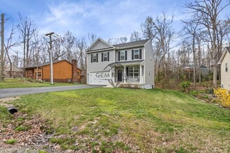 Building Photo - 102 Monroe St