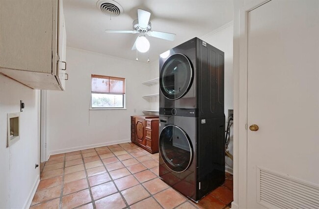 Building Photo - 2807 Hatley Dr