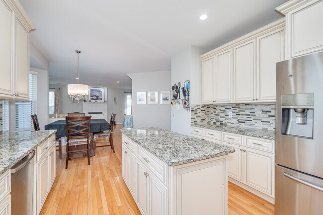 Building Photo - 2410 Dakota Lakes Dr