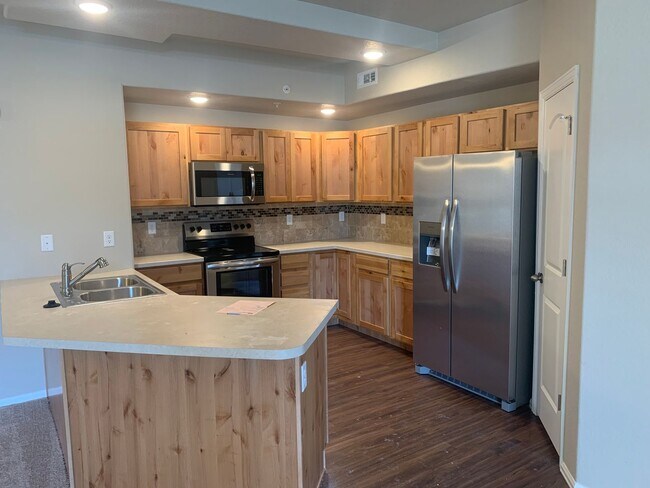 Building Photo - 2 WEEKS FREE! Townhome with Garage!