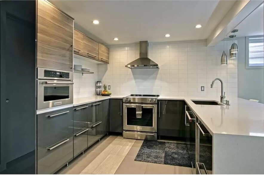 Building Photo - 3704 N Longview Ave