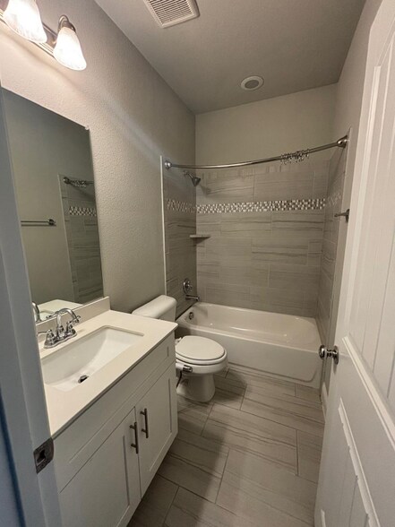 Building Photo - 6142 Rainbow Valley Pl