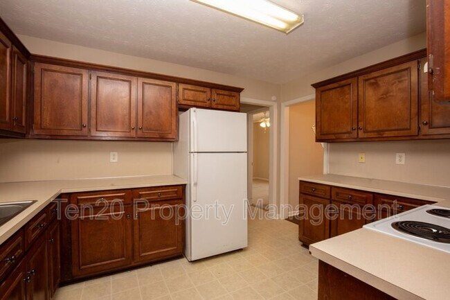 Building Photo - 39 Farmbrook Dr