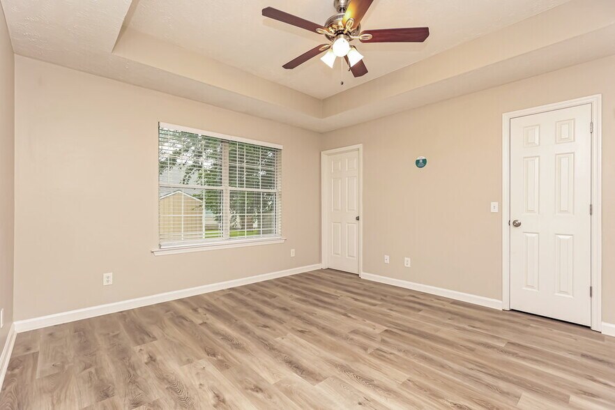 Building Photo - 605 Freedom Ct