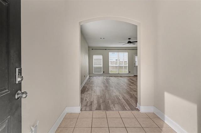 Building Photo - 9997 Knob Hollow Way