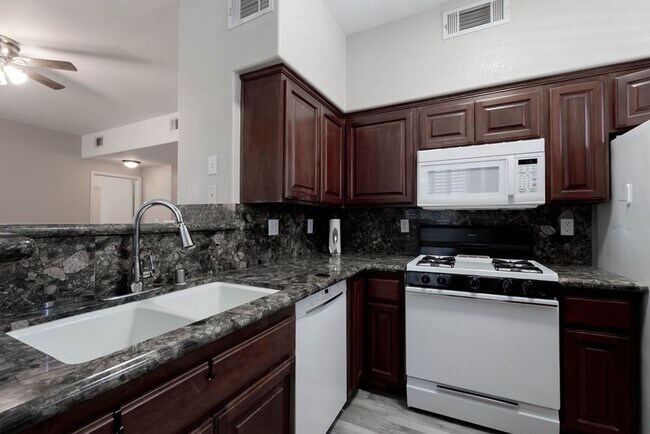 Building Photo - 9050 W Warm Springs Rd