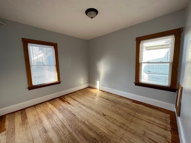 Building Photo - 56 Bakersfield St