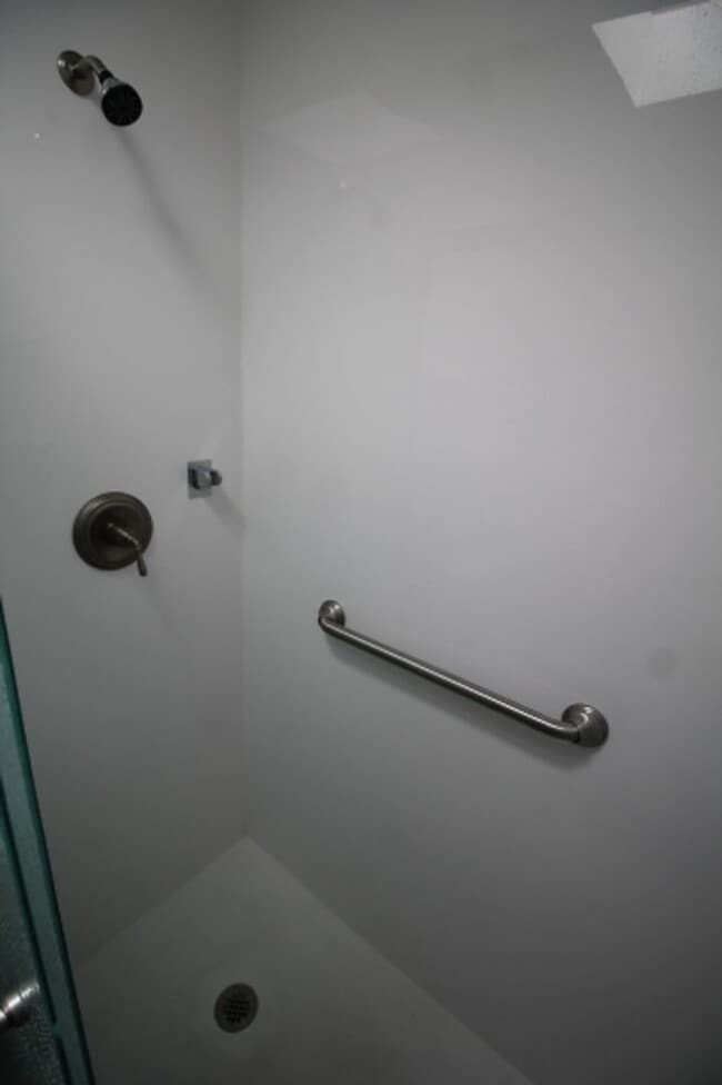 Building Photo - Highly Desirable East Side Townhome – 2 Bed, 2 Bath – Move-In Ready!