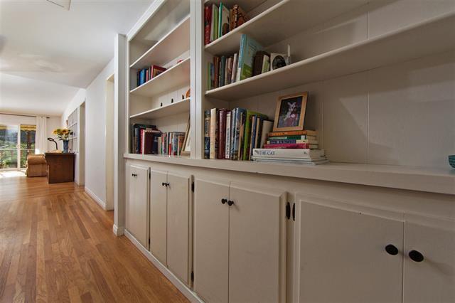 Building Photo - Bright 2BR/1.5BA Condo in Prime La Mesa Vi...