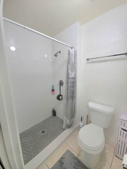 Master Bathroom - 13105 Odyssey Lake Way