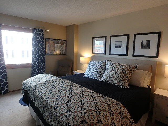 bedroom - 121 S Washington Ave