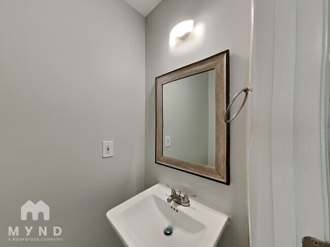 Building Photo - 5720 Raynor Rd