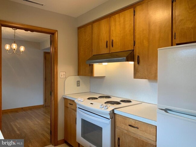 Building Photo - 111 Green St