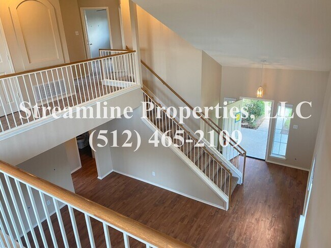 Building Photo - Beautiful 3 bedroom, 3 bathroom and study ...