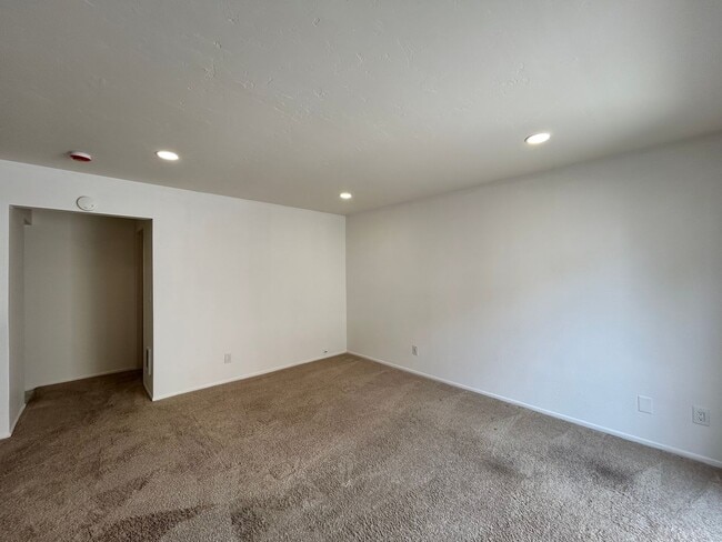 Building Photo - Charming 1BD/1BA W/ Reserved Parking and Community Laundry in Linda Vista!
