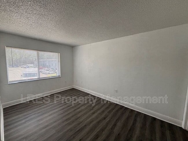 Building Photo - 4725 S Texas Ave