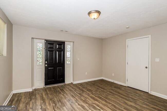 Building Photo - 2654 Luke Dr