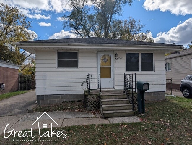 Primary Photo - Beautiful 3 Bedroom 1 Bathroom now availab...