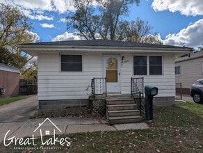 Building Photo - Beautiful 3 Bedroom 1 Bathroom now availab...