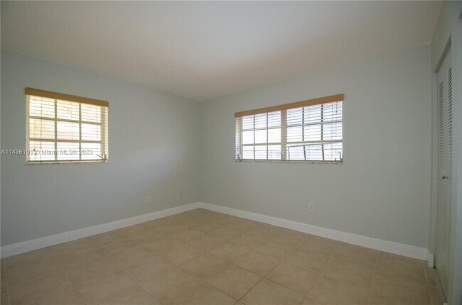 Building Photo - 8650 SW 109th Ave