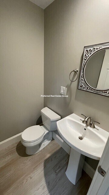 Building Photo - 15 Dix St