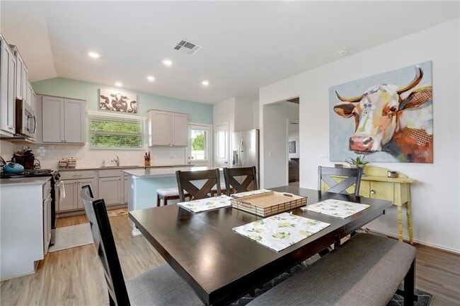 Building Photo - 6813 Colorado Bluffs Rd