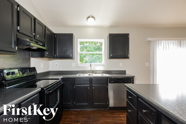 Building Photo - 664 Ballantrae Dr