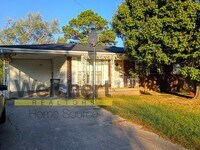 Building Photo - 3-Bed Home with Great Garage/Shop & Conven...