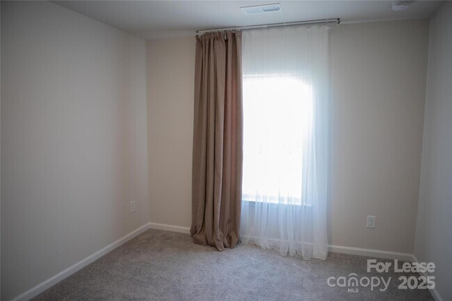 Building Photo - 13020 Lannister Dr