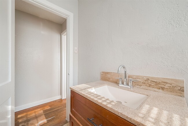 Building Photo - 1114 Cresline St