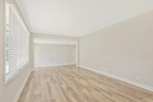 Building Photo - 2582 Hatfield Cir SE